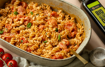 Ricetta fit: Pasta al forno cremosa con pomodoro e feta